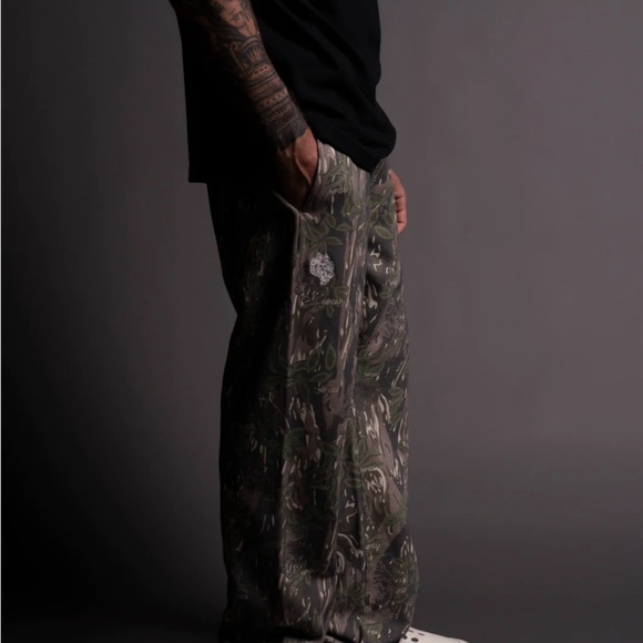 DARC SPORT X WISH YOU WERE HERE “DUAL BIGELOW” CAMO SWEATPANTS - Picture 5 of 9